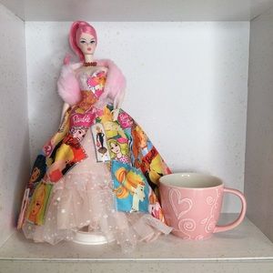 Starbucks 2006 Embossed Pink Flowers Heart Latte Coffee Tea Mug